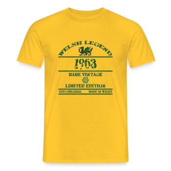 Eine walisische Legende 1963 - Männer T-Shirt - Gelb - Vorne - AI Model Male 178 dark (178cm)
