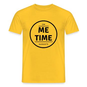 ME TIME - Männer T-Shirt - Gelb - Vorne - AI Model Male 178 dark (178cm)