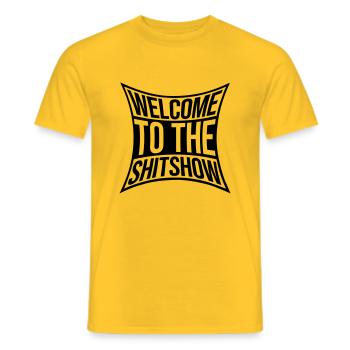 Sarkasmus Spruch Shitshow - Männer T-Shirt - Gelb - Vorne - AI Model Male 178 dark (178cm)