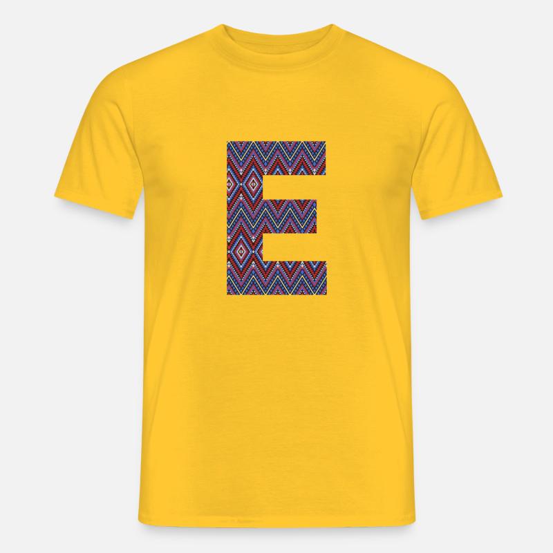 Monogramm Buchstabe E- boho buntes Design - Männer T-Shirt - Gelb