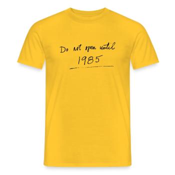 retour à la lettre - T-shirt homme - jaune - Devant - AI Model Male 178 dark (178cm)