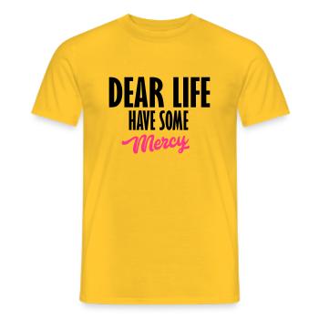 liebes Leben - Männer T-Shirt - Gelb - Vorne - AI Model Male 178 dark (178cm)