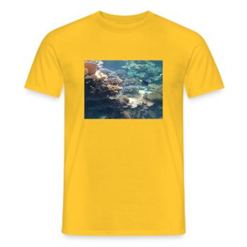 Aqua - Männer T-Shirt - Gelb - Vorne - AI Model Male 178 dark (178cm)