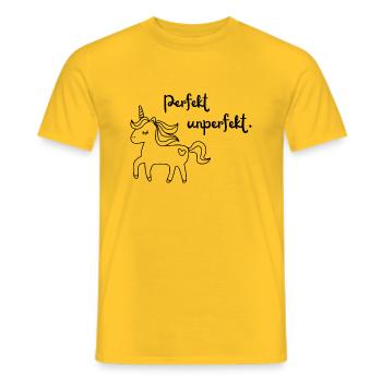 Perfekt unperfekt - Männer T-Shirt - Gelb - Vorne - AI Model Male 178 dark (178cm)
