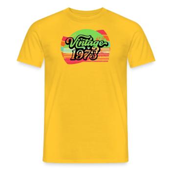 Vintage 1973 - Männer T-Shirt - Gelb - Vorne - AI Model Male 178 dark (178cm)