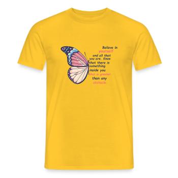 Schmetterling Blume Motivationsspruch Spruch Frau - Männer T-Shirt - Gelb - Vorne - AI Model Male 178 dark (178cm)