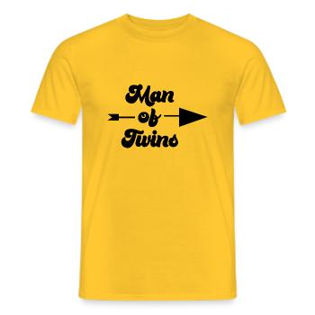 Grossesse Baby shower Babyshower Boy Girl - T-shirt homme - jaune - Devant - AI Model Male 178 dark (178cm)