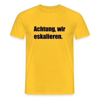 Achtung, wir eskalieren - Männer T-Shirt - Gelb - Vorne - AI Model Male 178 dark (178cm)