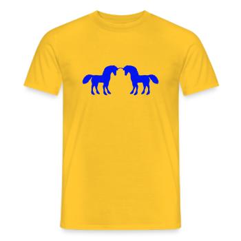 2 Einhörner Silhouette Kampf Duell Team Freunde - Männer T-Shirt - Gelb - Vorne - AI Model Male 178 dark (178cm)