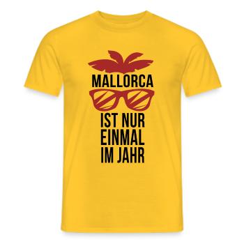 MALLE - Männer T-Shirt - Gelb - Vorne - AI Model Male 178 dark (178cm)
