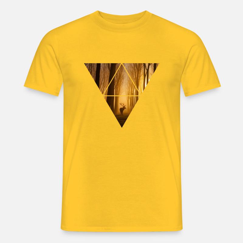 Deer in a Forest - Männer T-Shirt - Gelb