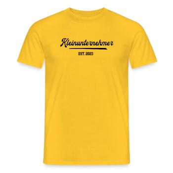 Unternehmer Kleinunternehmer Kleingewerbe 2023 - Männer T-Shirt - Gelb - Vorne - AI Model Male 178 dark (178cm)