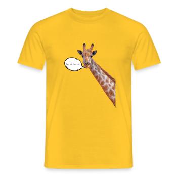 "Spot me from afar!" Giraffe T-Shirt Design - Männer T-Shirt - Gelb - Vorne - AI Model Male 178 dark (178cm)