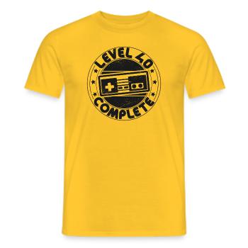 40 Anniversaire De Niveau 40 Complete - T-shirt homme - jaune - Devant - AI Model Male 178 dark (178cm)