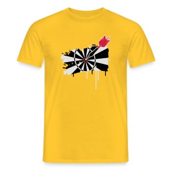 A dartboard with dart - Men's T-Shirt - yellow - Front - AI Model Male 178 dark (178cm)