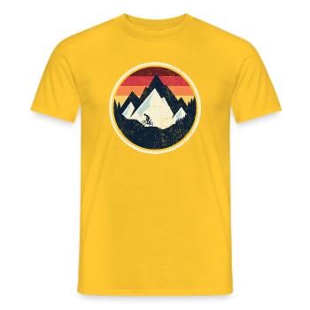 Retro Mountainbike Sunset - Männer T-Shirt - Gelb - Vorne - AI Model Male 178 dark (178cm)
