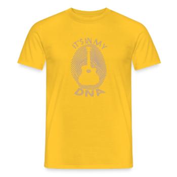 Gitarrist Bassist es ist in meiner DNA - Männer T-Shirt - Gelb - Vorne - AI Model Male 178 dark (178cm)