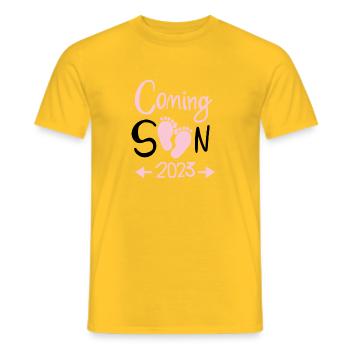 Pregnant 2023 - Men's T-Shirt - yellow - Front - AI Model Male 178 dark (178cm)