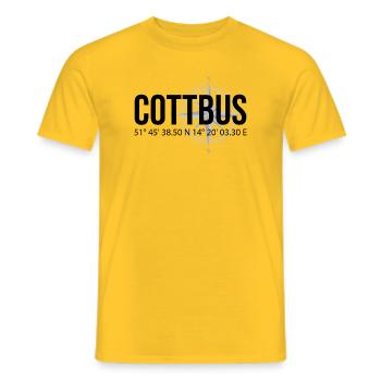 Koordinaten Cottbus - Männer T-Shirt - Gelb - Vorne - AI Model Male 178 dark (178cm)