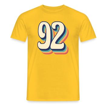 T-Shirt rétro Vintage numéro 92 quatre-vingt-douze - T-shirt homme - jaune - Devant - AI Model Male 178 dark (178cm)