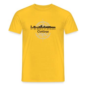 Koordinaten Cottbus - Männer T-Shirt - Gelb - Vorne - AI Model Male 178 dark (178cm)