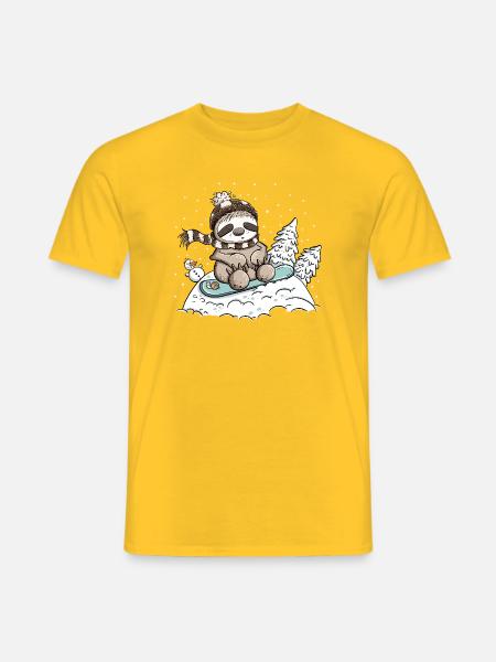 Kleines Faultier im Winter Schnee - Männer T-Shirt - Gelb