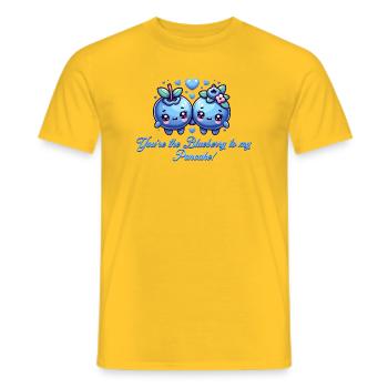 Design mignon avec des myrtilles - T-shirt homme - jaune - Devant - AI Model Male 178 dark (178cm)