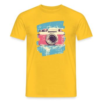 Camera Photographer Photo - Men's T-Shirt - yellow - Front - AI Model Male 178 dark (178cm)