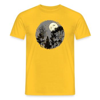 Heilige Nachtwaldszene - Männer T-Shirt - Gelb - Vorne - AI Model Male 178 dark (178cm)