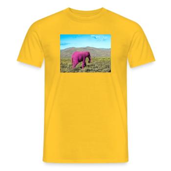 Pink elephant in the deserted savannah - Men's T-Shirt - yellow - Front - AI Model Male 178 dark (178cm)