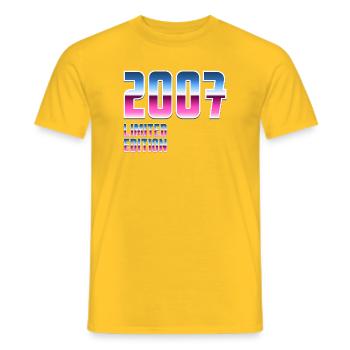 Édition limitée rétro 2007 18e anniversaire - T-shirt homme - jaune - Devant - AI Model Male 178 dark (178cm)