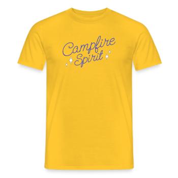 Lagerfeuer Abenteuer Schriftzug - Männer T-Shirt - Gelb - Vorne - AI Model Male 178 dark (178cm)