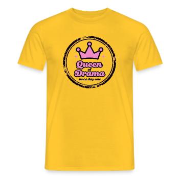 Reine du drame T-shirt à capuche Fun - T-shirt homme - jaune - Devant - AI Model Male 178 dark (178cm)
