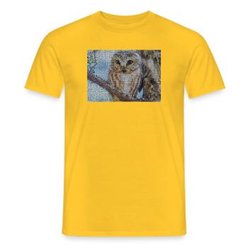 Nächtliche Eulen-Mosaik - Männer T-Shirt - Gelb - Vorne - AI Model Male 178 dark (178cm)