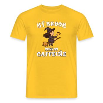 Mon balai fonctionne à la caféine - Hexe Hexen Hexenbroom - T-shirt homme - jaune - Devant - AI Model Male 178 dark (178cm)