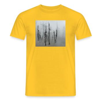 Totholzfichten_im_Nebel - Men's T-Shirt - yellow - Front - AI Model Male 178 dark (178cm)