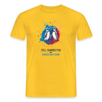 Still Sharing Fish – Funny Penguin Couple Shirt - Men's T-Shirt - yellow - Front - AI Model Male 178 dark (178cm)