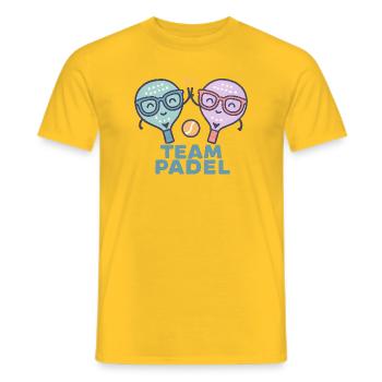 Duell Padel Freundliche Maskottchen Bunt - Männer T-Shirt - Gelb - Vorne - AI Model Male 178 dark (178cm)