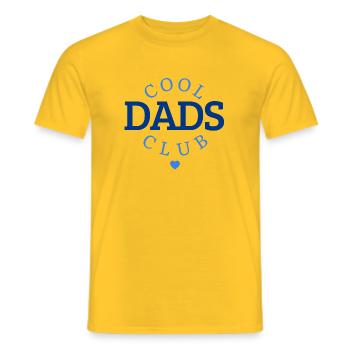 Dads Club Logo - Männer T-Shirt - Gelb - Vorne - AI Model Male 178 dark (178cm)