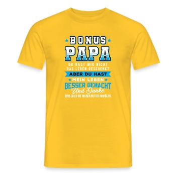Prima und lustiger Bonus Papa, Stiefvater Spruch - Männer T-Shirt - Gelb - Vorne - AI Model Male 178 dark (178cm)