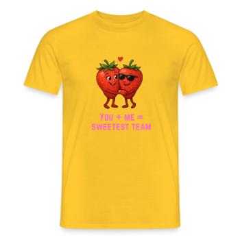 Fraises, équipe la plus adorable Toi & moi - T-shirt homme - jaune - Devant - AI Model Male 178 dark (178cm)