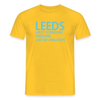Leeds – Angleterre Conception des paroles - T-shirt homme - jaune - Devant - AI Model Male 178 dark (178cm)