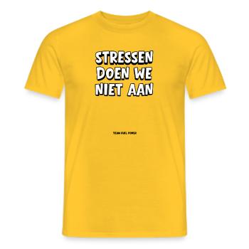 Wir machen uns keinen Stress - Männer T-Shirt - Gelb - Vorne - AI Model Male 178 dark (178cm)