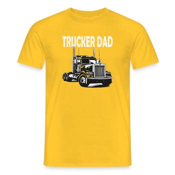 Trucker Dad Truck-Print - Männer T-Shirt - Gelb - Vorne - AI Model Male 178 dark (178cm)