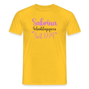Sabrina Geburtstagsqueen Seit 1994 Geschenk - Männer T-Shirt - Gelb - Vorne - AI Model Male 178 dark (178cm)