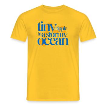 Tiny ripple in a stormy ocean (orange background) - Men's T-Shirt - yellow - Front - AI Model Male 178 dark (178cm)