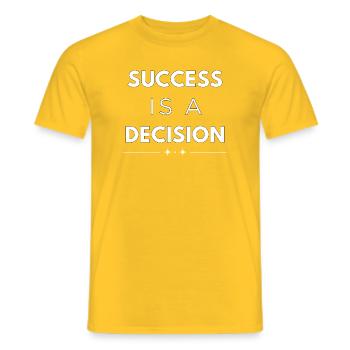 Le succès est une décision : citation motivationnelle minimale - T-shirt homme - jaune - Devant - AI Model Male 178 dark (178cm)