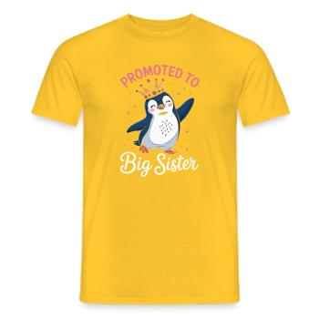 Promoted to Big Sister Pinguin Design - Männer T-Shirt - Gelb - Vorne - AI Model Male 178 dark (178cm)