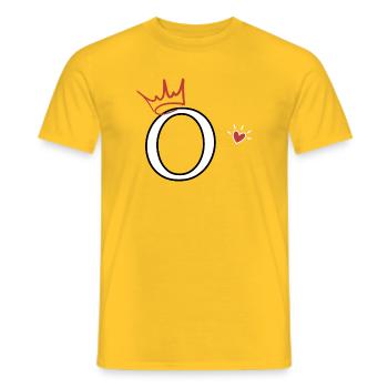 Buchstabe o Kronenherz - Männer T-Shirt - Gelb - Vorne - AI Model Male 178 dark (178cm)