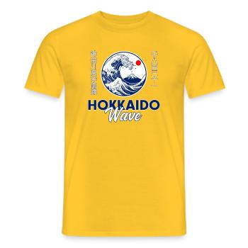 Hokkaido Wave Küstenkultur - Männer T-Shirt - Gelb - Vorne - AI Model Male 178 dark (178cm)